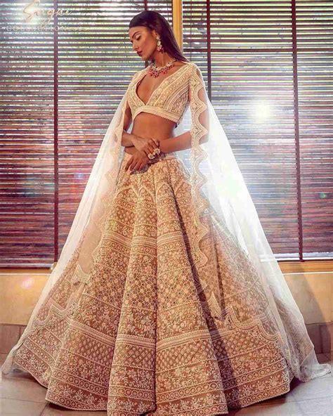 Best Indian Wedding Dresses [Guide & Tips] - Hi Miss Puff