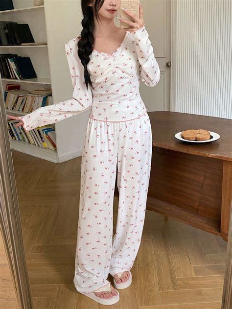 Ditsy Floral Fitted V-Neck Long Sleeve Top And Long Pants Pajama Set ...