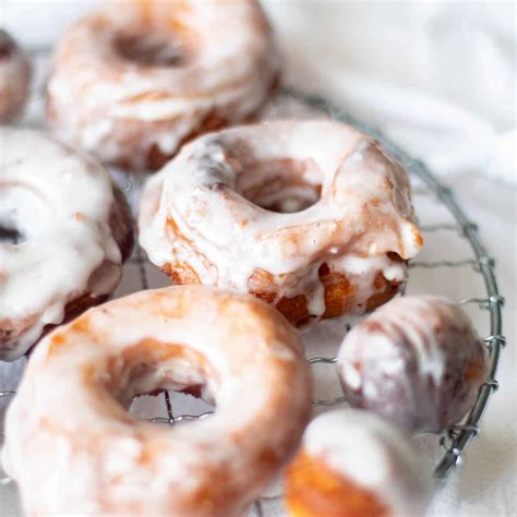 Cinnamon Roll Donuts Recipe - Easy Fried Donut - Chenée Today