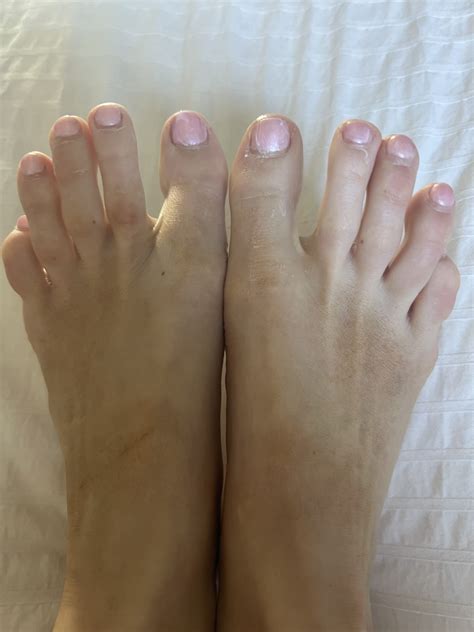 Long Skinny Toes - Fun With Feet