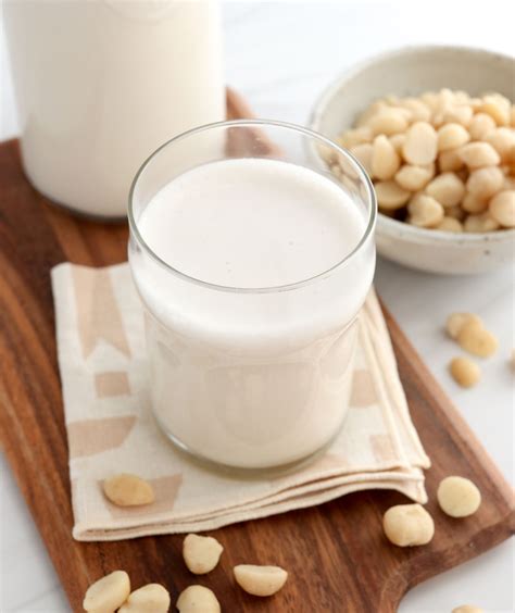 How to Make Macadamia Milk - Detoxinista