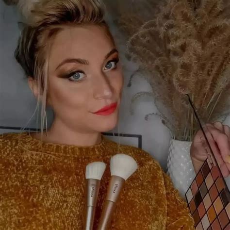 Lena Davis (@lenadavis.99) • Instagram photos and videos