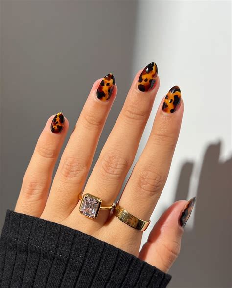 24 Easy Tortoise Shell Nail Designs You Can DIY at Home - PurelyComfy.com