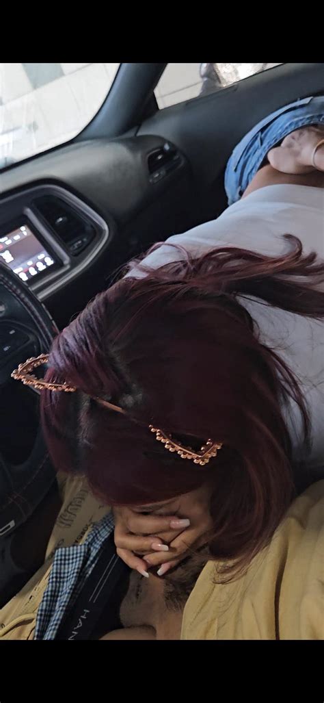 Amateur gives her man great road head : r/RoadheadGirls