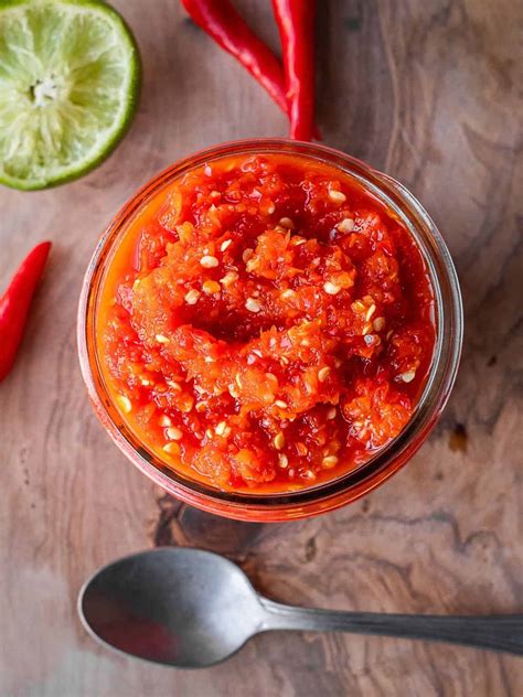 Sambal Oelek (How to Make Indonesian Fermented Chili Paste) - Urban ...