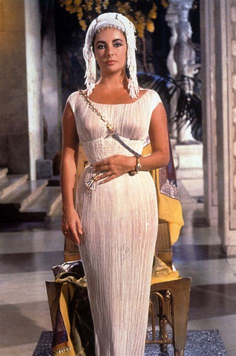 Pin by Virginia López Reyes on Cleopatra trajes | Elizabeth taylor ...
