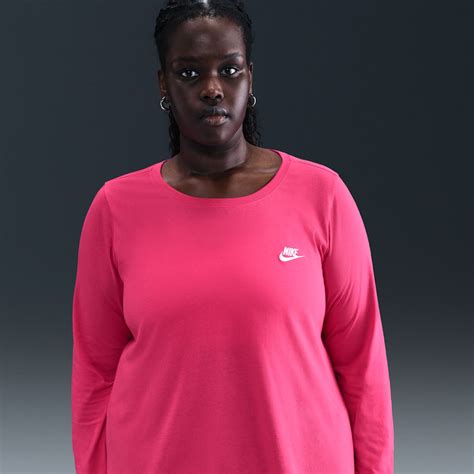Pink Graphic Tees. Nike.com