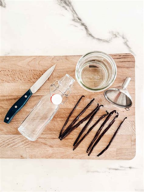 The Best Homemade Vanilla Extract Recipe + Free Labels