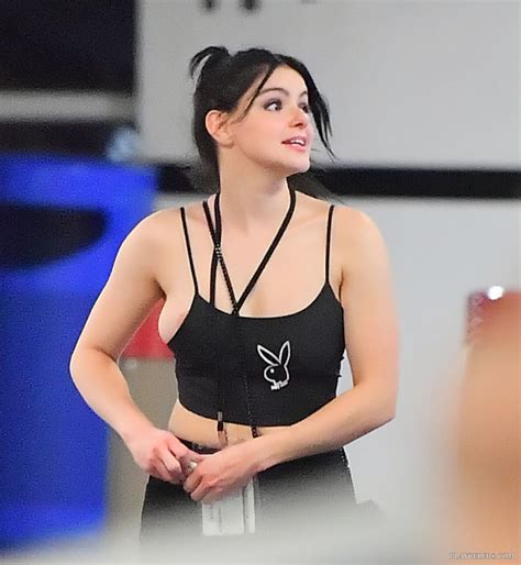 Ariel Winter Oops NipSlip Moments - PlayCelebs.net