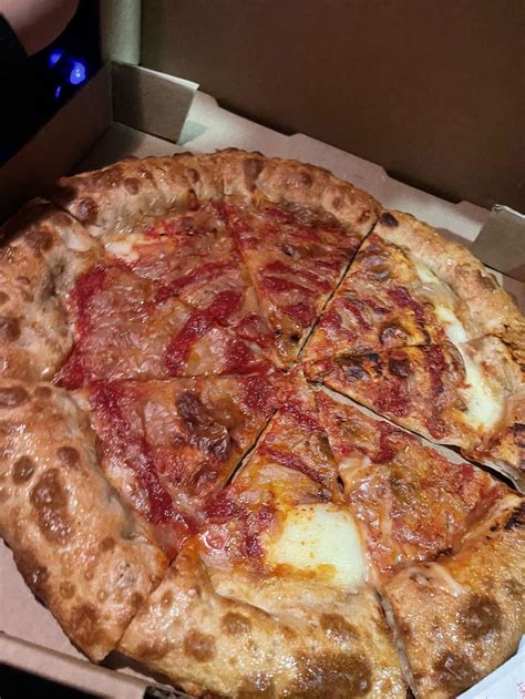 Meek's Vegan Pizza - Houston Texas Restaurant - HappyCow