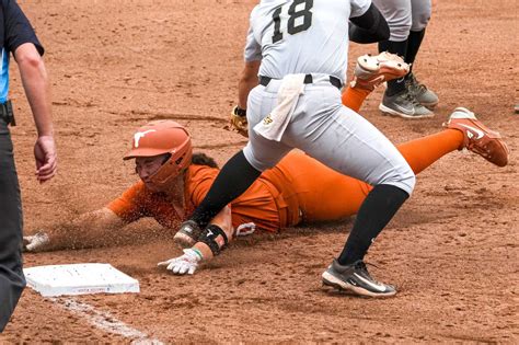 NCAA softball tournament: Times, dates set for Texas vs Clemson