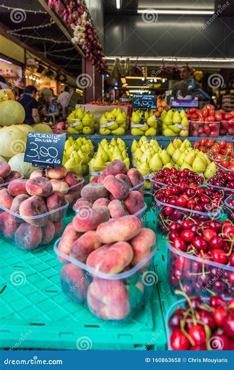 Market Scene in Ventimiglia Italy Editorial Stock Photo - Image of ripe ...