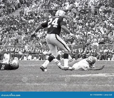 Oakland Raiders DB Willie Brown #24 Editorial Stock Photo - Image of ...