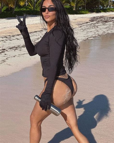 Kim Kardashian shows off her slimmed-down butt in new bikini pics as ...