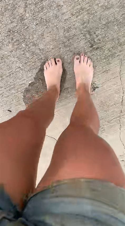 Hannah Barron's feet