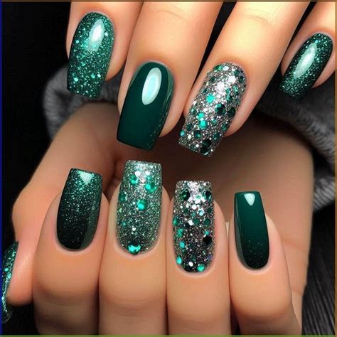 Pin by Lacy Davis on Nail inspo | Green nails, Emerald nails, Nail designs