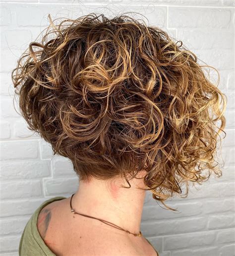 30 Fabulous Wavy and Curly Bob Haircuts for Your New Look - Hairstylery