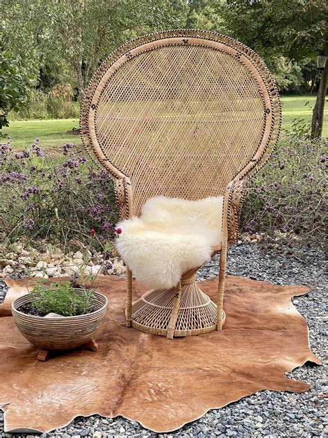 Natural Peacock Chair - Rental | Baby shower chair, Boho baby shower ...