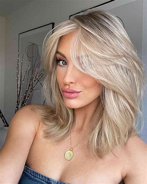 20 Trendiest Medium Layered Bob Haircuts for Shoulder-Length Hair