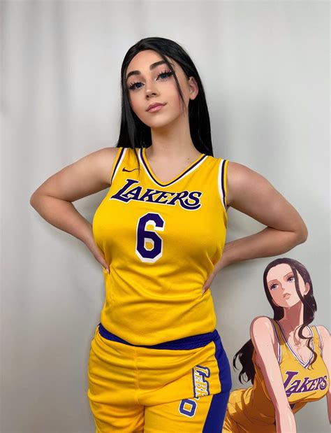 Nico Robin by buttercupcosplays : r/NicoRobin_fanclub