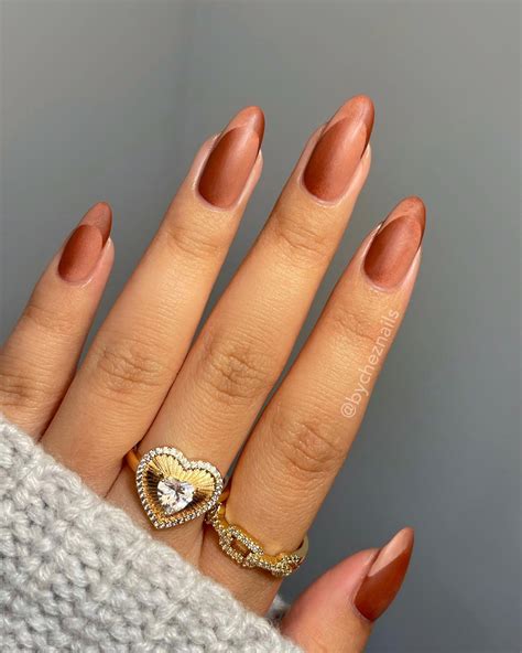 Luxe And Trendy: Nutmeg Nail Polish Dominates Fall 2025; Here's Why You ...