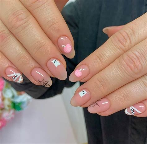 Halloween inspired almond shaped nails | Halloween nails, Simple nails ...