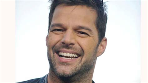 Ricky Martin Busts Peeping Tom Fans Hiding in Hotel Air Conditioner ...