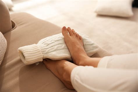 How To Warm Up Cold Feet In Bed - MattressNextDay