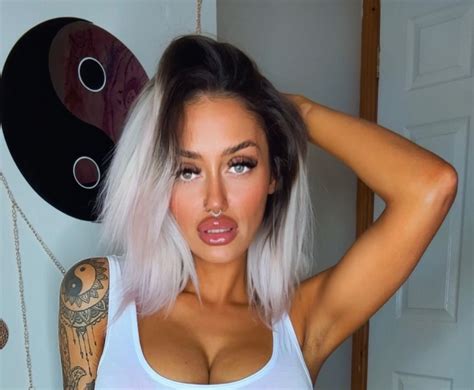Irish mother-of-two becomes one of world’s top OnlyFans models: 'The stigma in Ireland is ...