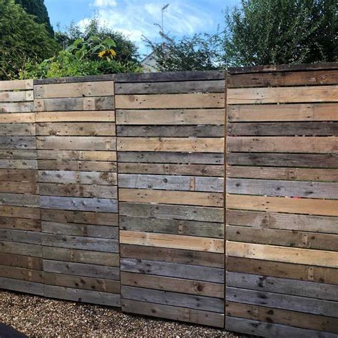 63 easy pallet fence ideas that give privacy – Artofit