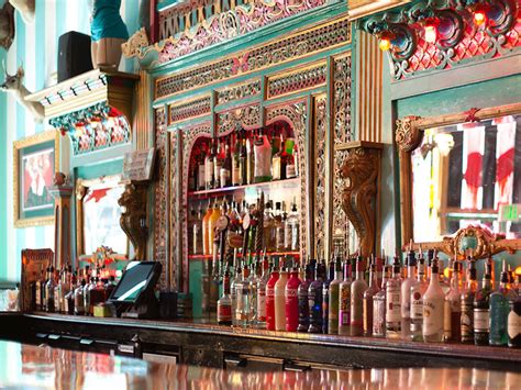 17 Best Bars in Seattle for Craft Beer, Cocktails and More