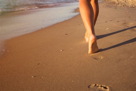 Beach Walkers - is it good to walk barefoot