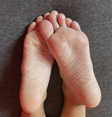 Freya Von Doom's feet