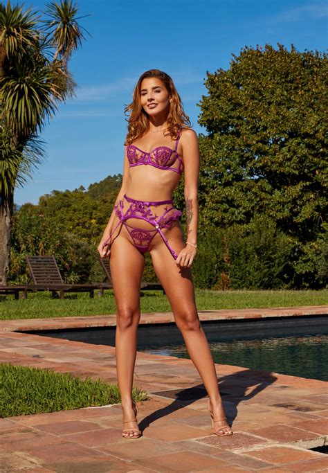 Agatha Vega : r/ModelsGoneMild