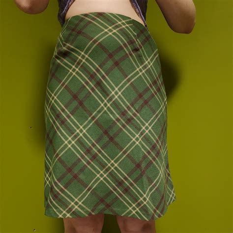 90s vintage green plaid skirt! Excellent condition... - Depop