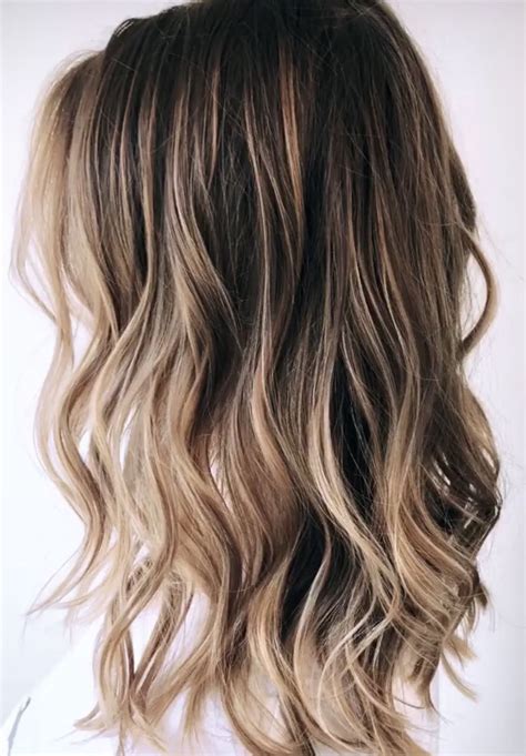 Beach Waves Hairstyles For Medium Length Hair 2021 | PrestaStyle