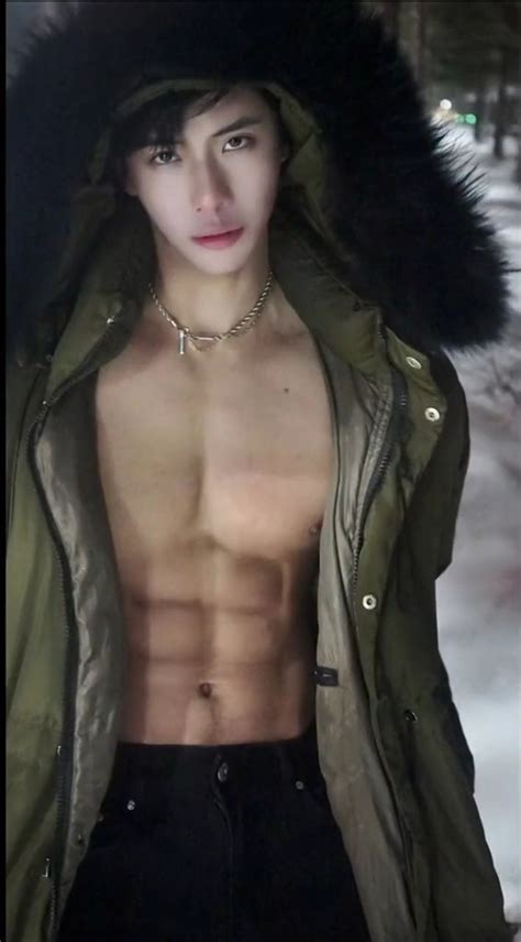 Pin de Jana Poklopova en Asijští herci a atd. | Hombres asiáticos, Fotos de abdomen, Chicos ...