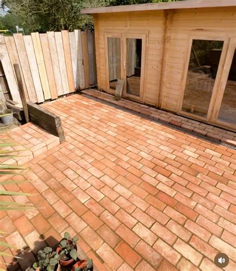 Saint Martin Pale Terracotta Rectangular Tiles 15 x 30 x 2cm – Baked Earth