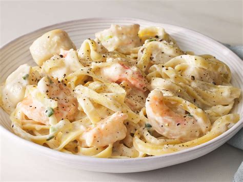 Easy Shrimp Fettuccine Alfredo Recipe