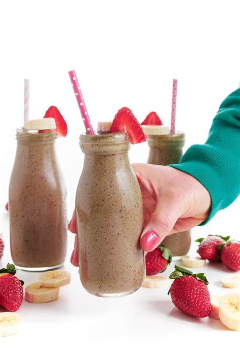 Banana Berry Protein Smoothie - The Lemon Bowl®