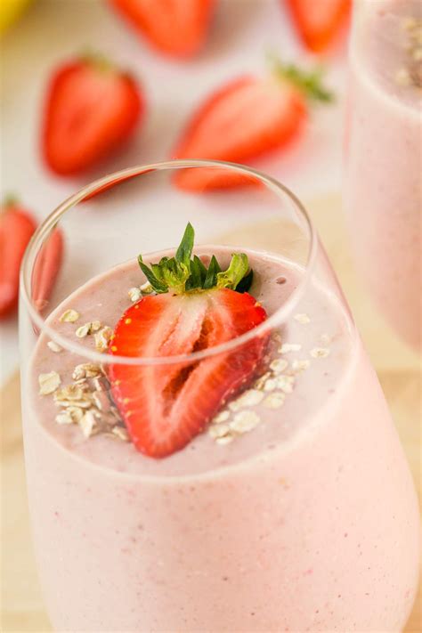 Breakfast Banana Strawberry Yogurt Smoothie