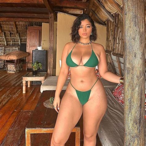 BLACKGIRLMAGIC 🧚🏿‍♀️ | Have you seen her personal @sara.avici 😶👀 Credits : @kiarra_storm DM FOR ...