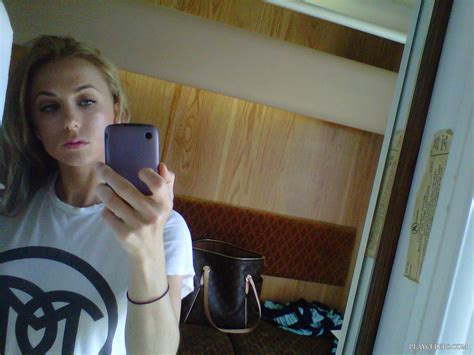 Iliza Shlesinger Nude And Sexy Lingerie Thefappening Leaks - PlayCelebs.net