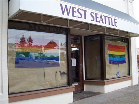 Seattle Gay Blog: West Seattle gay bar now open