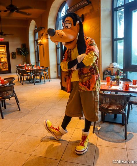 The Secret Character Breakfast Nobody Knows About in Disney World ...