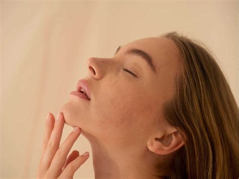 Nose Itching Superstitions & Spiritual Meanings [Outside-Inside] | What ...