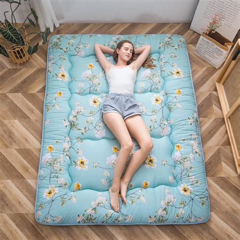 Amazon.com: MAXYOYO Rustic Floral Korean Floor Mattress Japanese Futon ...