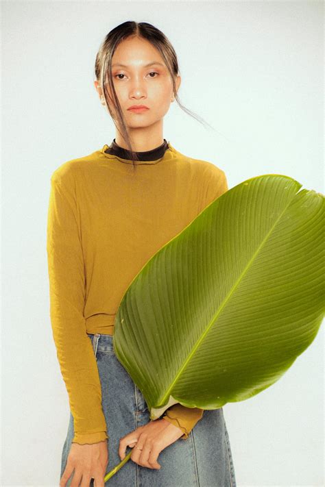 Women+Wearing+Short+Skirts+And+No+Panties Photos, Download The BEST Free Women+Wearing+Short ...