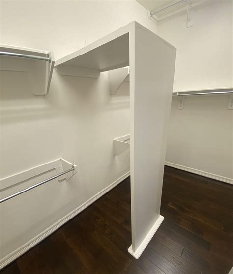 Upside-down L-shaped feature in master bedroom closet? : r/whatisthisthing