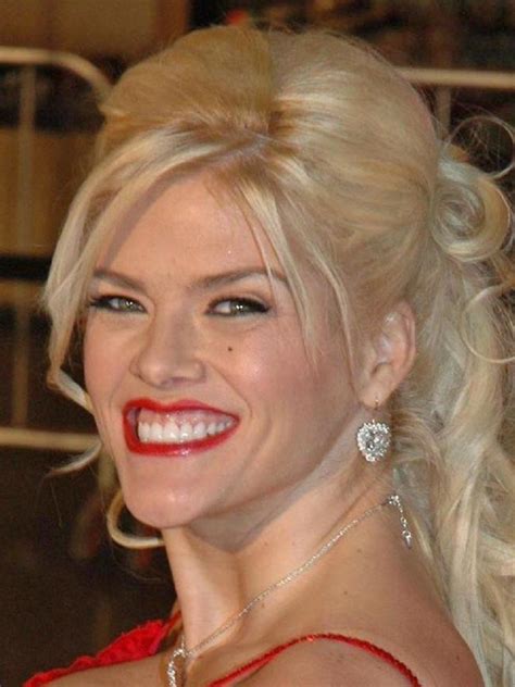 Anna Nicole Smith - Model, Actress, Playmate, Personality